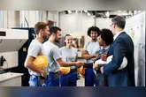 Estudos internacionais relacionam redução da jornada de trabalho com menor pressão ambiental e melhoria da qualidade de vida, ao repensar o modelo de crescimento econômico.