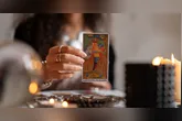 A Estrela, décimo sétimo Arcano Maior, é a carta que rege as previsões do Tarot para julho de 2026.