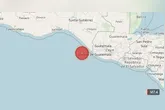 Equipes da Defesa Civil avaliam possíveis danos após forte terremoto no sul do México.