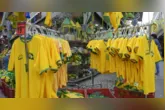 A Copa do Mundo já começou fora de campo e a expectativa dos comerciantes é de aumento nas vendas nas próximas semanas.