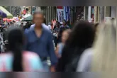 57% da população brasileira diz ter mudado hábitos da rotina por causa do medo da violência.
