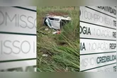 Corpo foi arremessado por cerca de 20 metros no meio do mato