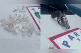 Com o suspeito foram apreendidas drogas e um arma.
