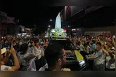 Nem a forte chuva que caiu sobre Belém na noite desta segunda-feira (12) desanimou os devotos de Nossa Senhora de Fátima.