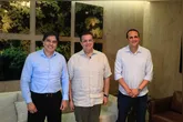 o presidente do grupo RBA e o diretor de jornalismo Álvaro Borges recebram o Ministro na sede da empresa.