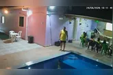 Os moradores da casa perceberam as águas da piscina tremular, mas não imaginavam que era devido o terremoto na Venezuela