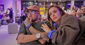 Neymar ficou ao lado da esposa, Bruna Biancardi