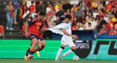 Imagem ilustrativa da notícia: Espanha decepciona antes da Copa e empata com Iraque após golaço