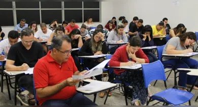 Imagem ilustrativa da notícia: Concursos reúnem vagas em todo o país com salários de até R$ 35,9 mil