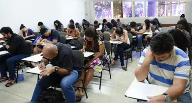 Imagem ilustrativa da notícia: NAV Brasil retifica concurso com salários de até R$ 10 mil e benefícios como vale-refeição