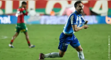Imagem ilustrativa da notícia: Paysandu vence nos acréscimos com gol de Ítalo e assume a vice-liderança da Série C