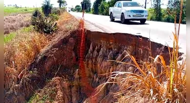 Imagem ilustrativa da notícia: Cratera avança na BR-155 e ameaça tráfego no Sul do Pará