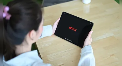 Imagem ilustrativa da notícia: Justiça autoriza Netflix a cobrar taxa por compartilhamento de senhas