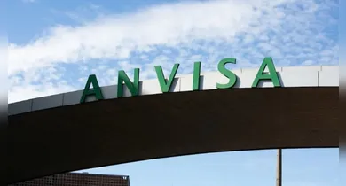 Imagem ilustrativa da notícia: Anvisa proíbe lotes de limpador de pisos Limpash e antimofo da Eucatex