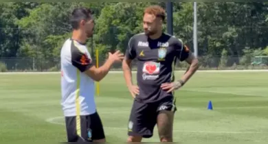 Imagem ilustrativa da notícia: Neymar treina pela 1ª vez no gramado, mas está fora de jogo contra Haiti