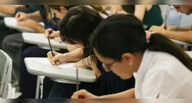 Imagem ilustrativa da notícia: Concursos públicos têm 28,3 mil vagas abertas com salários de até R$ 27,3 mil