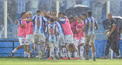 Imagem ilustrativa da notícia: Vídeo: narrador viraliza com registro de gol da vitória do Paysandu