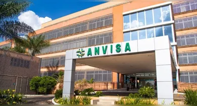 Imagem ilustrativa da notícia: Botox para alisar cabelo são recolhidos pela Anvisa; entenda!