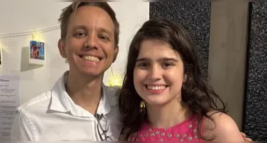 Imagem ilustrativa da notícia: Filha de Tadeu Schmidt anuncia noivado aos 24 anos