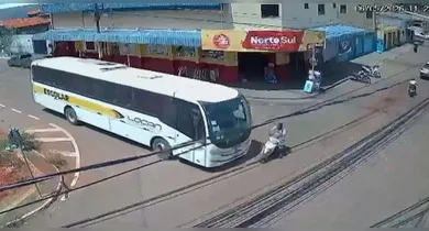 Imagem ilustrativa da notícia: Motociclista colide com ônibus escolar em cruzamento no Pará