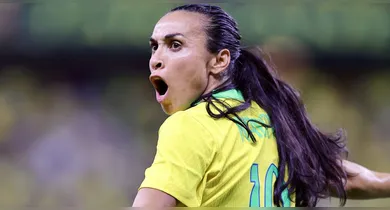 Imagem ilustrativa da notícia: Após cinco cartões vermelhos para o Brasil, Marta detona arbitragem: "Palhaçada"