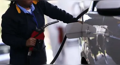 Imagem ilustrativa da notícia: Ministério Público Federal pede suspensão do aumento do etanol em 32% na gasolina
