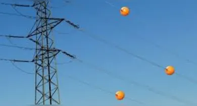 Imagem ilustrativa da notícia: Para que servem as esferas coloridas nos cabos de alta tensão?
