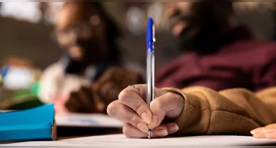 Imagem ilustrativa da notícia: Concursos em Educação reúnem mais de 24 mil vagas em 2026; saiba mais