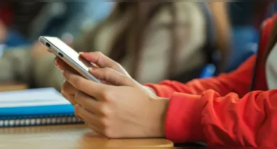 Imagem ilustrativa da notícia: O que mudou nas escolas um ano após proibição do celular? Veja