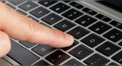 Imagem ilustrativa da notícia: Por que o teclado não segue a ordem alfabética? Entenda!