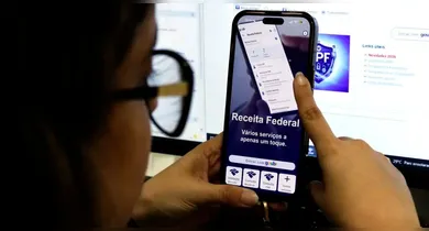 Imagem ilustrativa da notícia: Receita paga terceiro lote do IR hoje (31/07); veja como consultar 