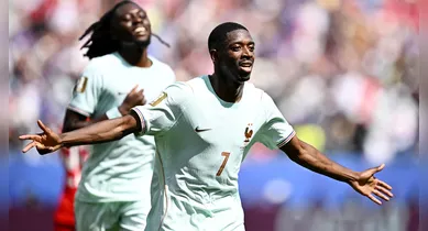 Imagem ilustrativa da notícia: Com hat-trick histórico de Dembélé, França goleia Noruega e garante 100%