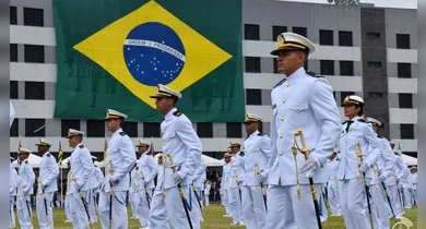 Imagem ilustrativa da notícia: Marinha abre 400 vagas para nível técnico; veja como se inscrever
