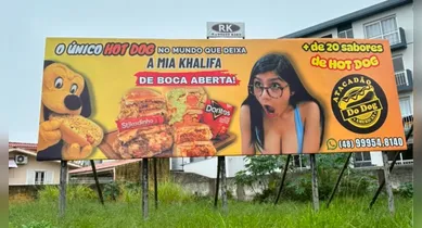 Imagem ilustrativa da notícia: Outdoor com ex-atriz Mia Khalifa gera polêmica no Sul do Brasil