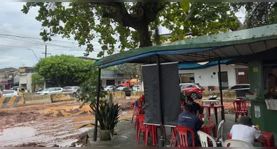 Imagem ilustrativa da notícia: Assaltantes rendem família durante almoço no bairro do Marco