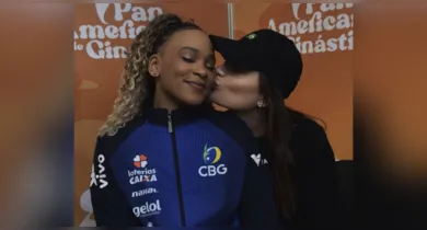Imagem ilustrativa da notícia: Rebeca Andrade celebra ouro no Pan e se declara à namorada: "Te amo"