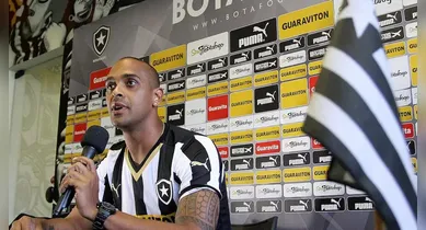 Imagem ilustrativa da notícia: Ventania no Rio causa morte de ex-atacante do Botafogo