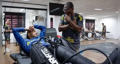 Imagem ilustrativa da notícia: Neymar repousa e deve desfalcar o Santos antes de se apresentar para Copa