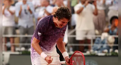 Imagem ilustrativa da notícia: João Fonseca faz história em Roland Garros e elimina Djokovic