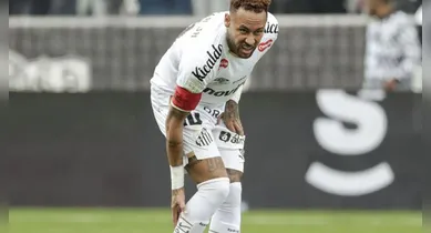 Imagem ilustrativa da notícia: Lesão na panturrilha coloca presença de Neymar na Copa sob avaliação