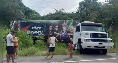 Imagem ilustrativa da notícia: Carreta do Tupinambá sofre acidente no interior do Pará
