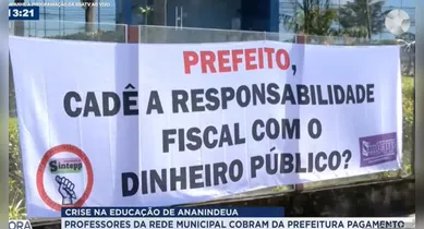 Imagem ilustrativa da notícia: Professores de Ananindeua protestam por falta de pagamentos