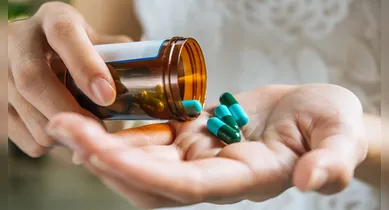 Imagem ilustrativa da notícia: Automedicação cresce e especialista alerta para riscos à saúde