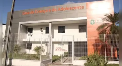Imagem ilustrativa da notícia: Bebê de 10 meses morre após estupro; ficante da mãe e primo são presos