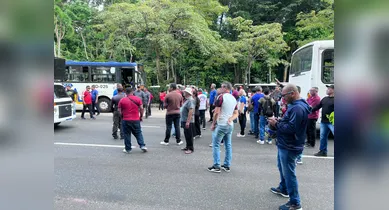 Imagem ilustrativa da notícia: Almirante Barroso é bloqueada por rodoviários; veja o trânsito