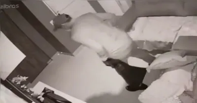 Os suspeitos invadiram a casa, amarraram e ameaçaram as vítimas de morte