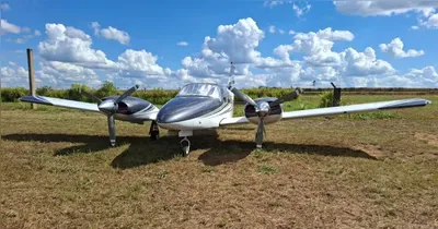 Durante a vistoria, os agentes constataram que o avião havia recebido uma nova pintura e estava utilizando um prefixo diferente do original.