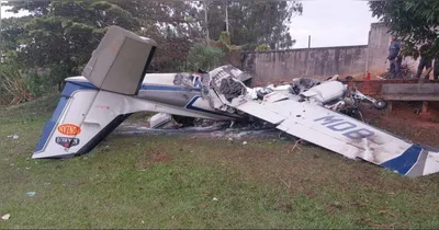 Segundo o corpo de bombeiros, um terceiro ocupante da aeronave sobreviveu.