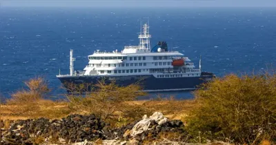 A Organização Mundial da Saúde (OMS) confirmou cinco infecções entre passageiros do navio MV Hondius, incluindo três mortes.