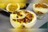 Cocada cremosa de maracujá é uma das receitas fáceis e deliciosas para preparar como sobremesa em casa.